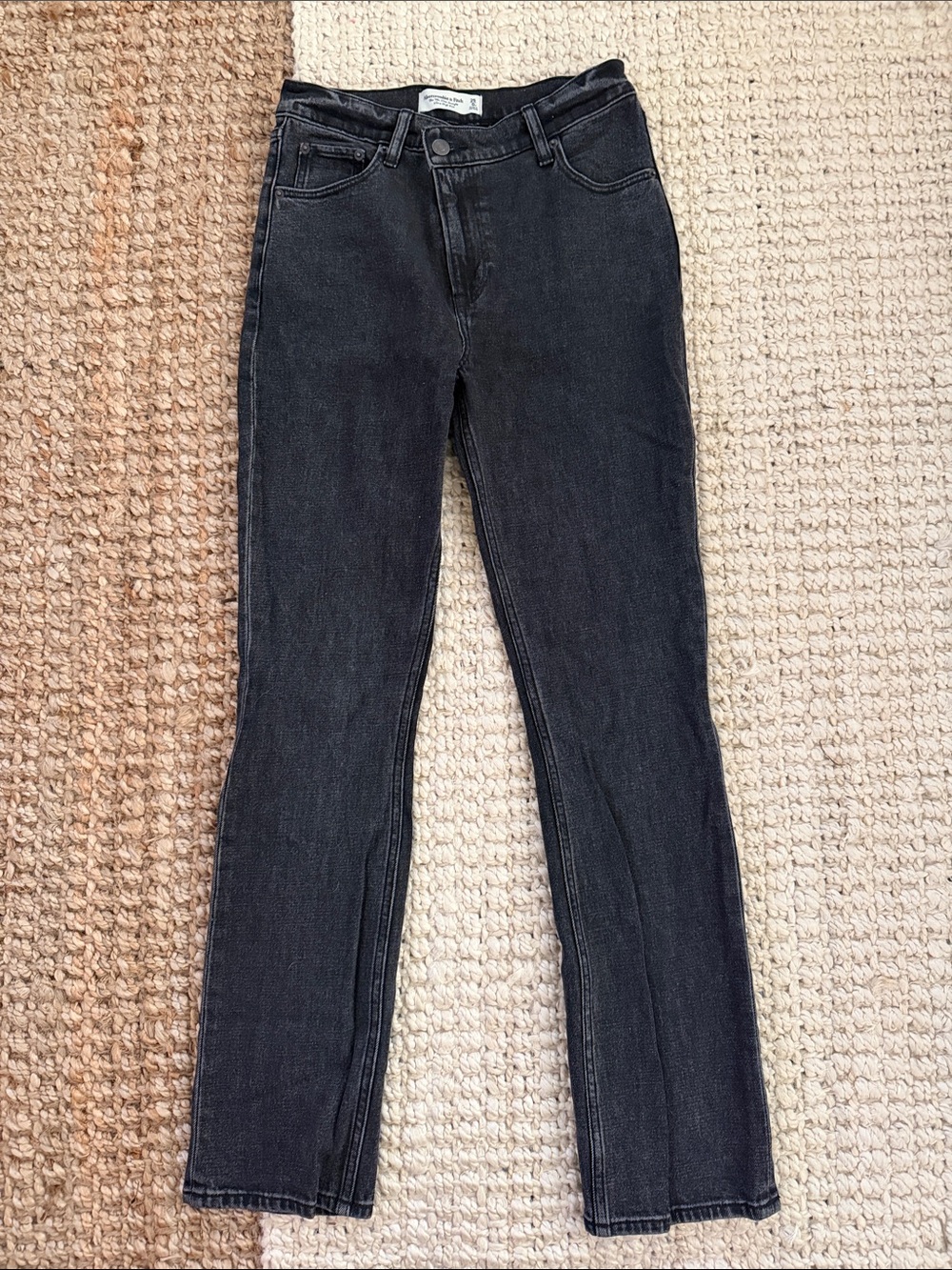 A&F the 90’s slim straight ultra high rise size 25